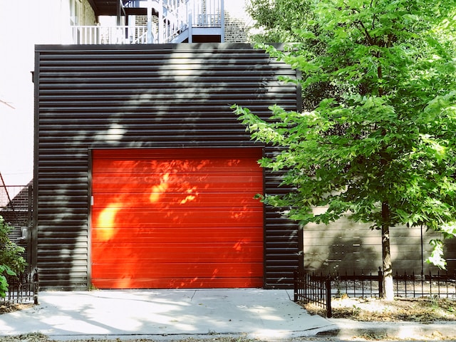 Why Choose a Professional to Fix Your Garage Door
